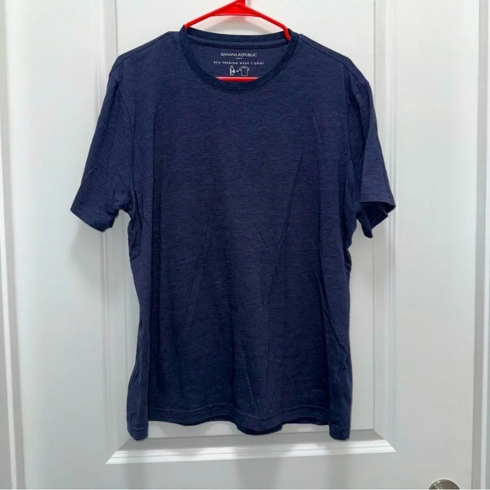Banana Republic Men’s Dark Blue Crewneck T-Shirt